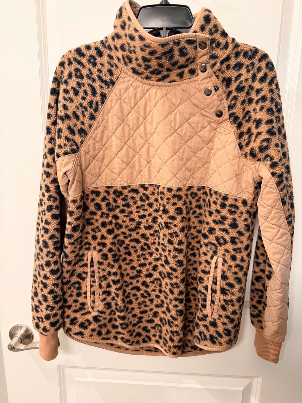 Abercrombie & Fitch Women’s Leopard Quilted Pullover Jacket - Tan/Black